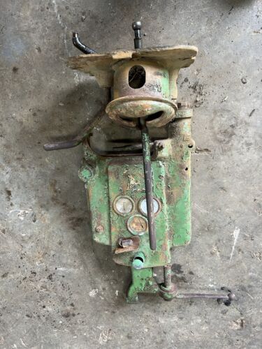 1946 John Deere B Dash/Shifter Tower Antique Tractor