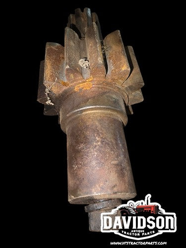 USED BALL PINION & BRAKE SHAFT FOR IH FARMALL M MV TRACTOR 48773D