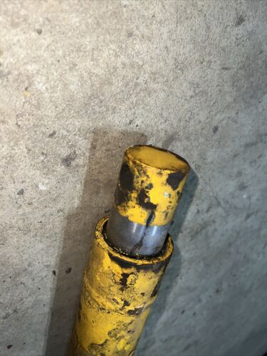 International Cub 154 low boy IH Tractor Orgnl hydraulic lift cylinder & hose