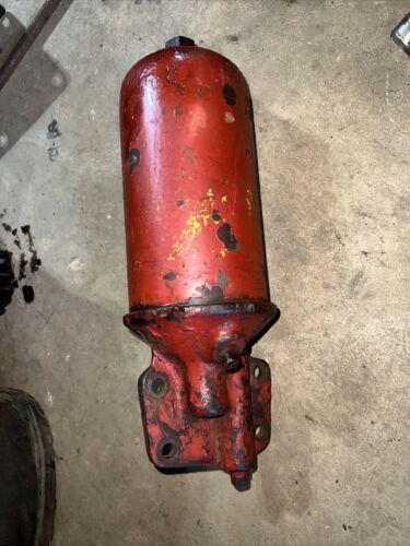Farmall H early super H tractor IH engine motor oil filter canister holder mount