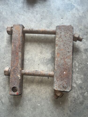 FARMALL H SH M SM SMTA MD 300 350 400 450  TRACTOR DRAWBAR BRACKET