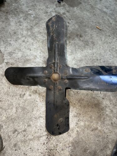 Farmall / IH Cub Tractor Front Fan Blade Assembly With Pulley