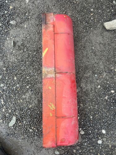International Farmall IH 806 RC tractor gas 301 motor valve cover 383503R1