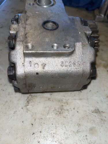 Pump 406763R91 fits Case 464 484 485 495 574 584 585 595 595XL 674 684 685 685XL