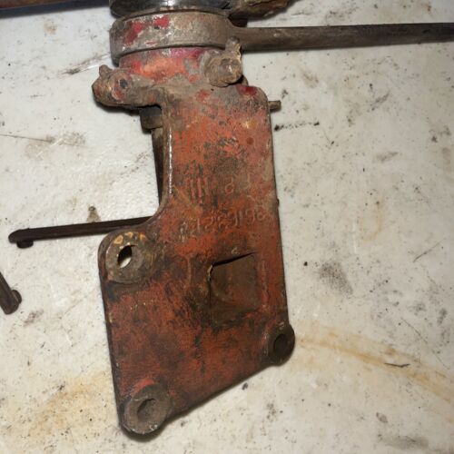 Farmall 300 350 400 450 gas tractor (2) IH hydraulic control levers w/ linkage