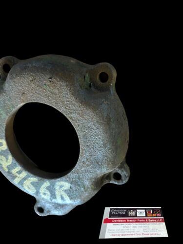 JOHN DEERE LATE B. CRANKSHAFT END COVER B2466R WITH PACKING OIL SPACER.