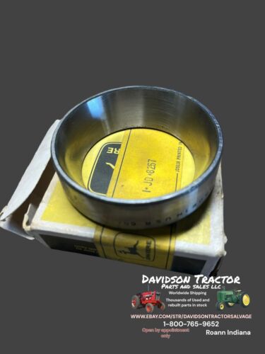John Deere JD8257 BEARING RACE NEW OLD STOCK
