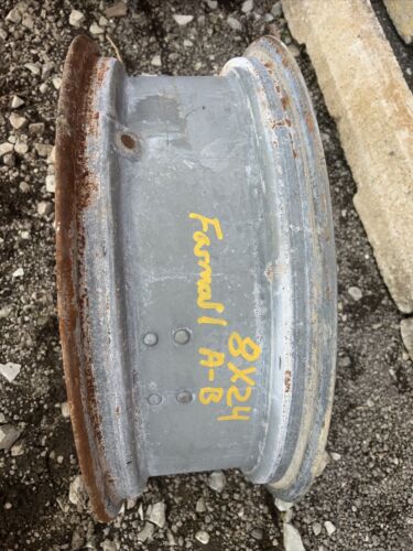 USED FARMALL A/B REAR RIM 24X8 INCHES