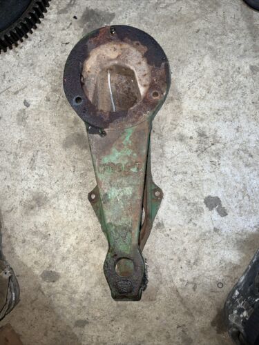 John Deere MT Right or left fender bracket M984T