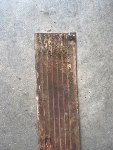 IH FARMALL 560 TRACTOR RIGHT ENGINE SIDE PANEL