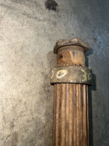 ORIGINAL IH FARMALL  300 350   TRACTOR -TRANSMISSION LOWER SHAFT Antique Tractor