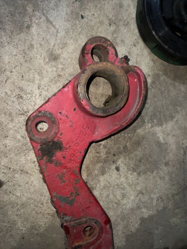Farmall IH 450 560 tractor fasthitch 2pt hitch Right brace bracket 522696-R2