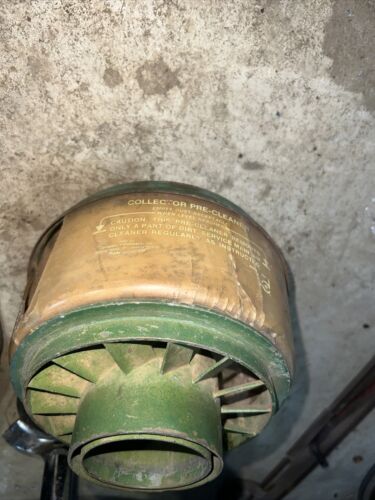 John Deere 4010/4020 tractor air cleaner top