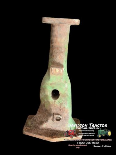 D2966R John Deere D Upper Water Pipe Fanshaft Mount Fits SN 143,800 and up Nice!