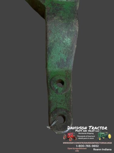 John Deere MT tractor 3pt hitch left inner rockshaft top lift arm bracket M1069T