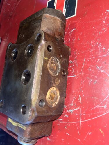 Farmall 300, 350, 400 450 Hydraulic valve Antique Tractor 360587-R1