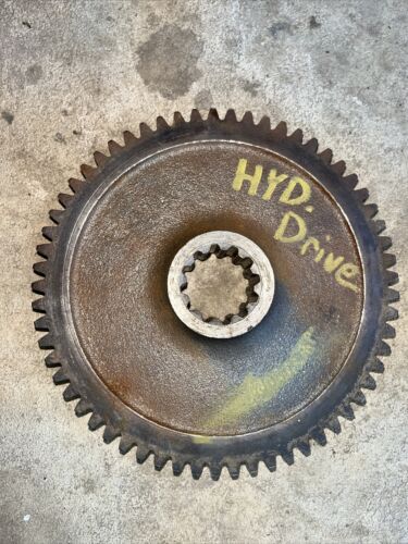 International Farmall 706 Hydraulic Pump Drive Gear 380319R1 Antique Tractor