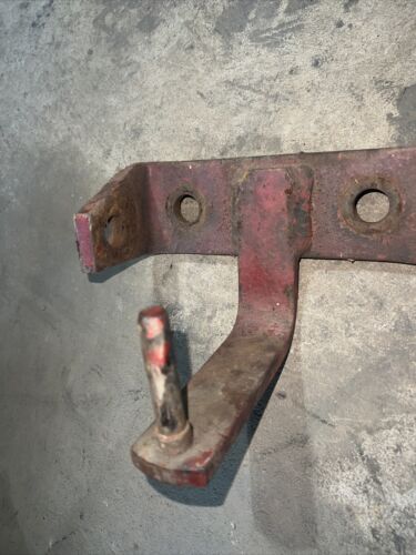 International W-400 Wheetland 400 Farmall Rear Seat Bracket Antique Tractor