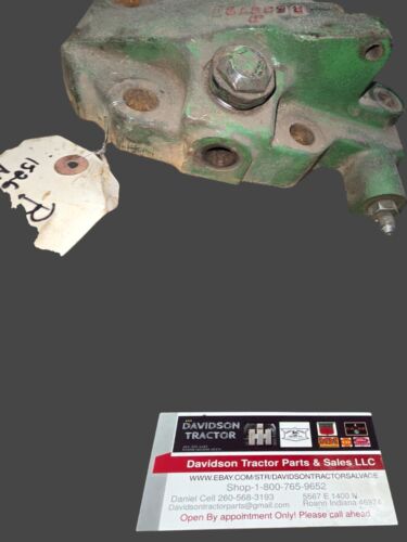 USED JOHN DEERE R63272 ROCKSHAFT PISTON COVER 4240 TRACTOR