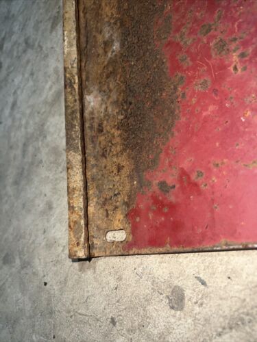 IH International Farmall 544 Battery Box Cover Lid Fender Mount 402356R1
