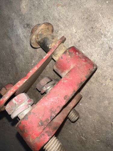 IH FARMALL 504 PTO HANDLE PIVOT BRACKET PART #379094 R11   (1220)