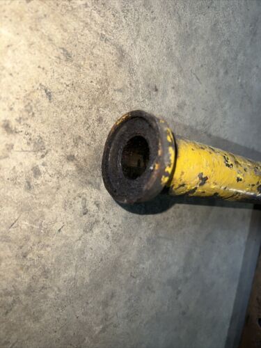 IHC Farmall Cub, Cub Low Boy Front Axel Knee Antique Tractor