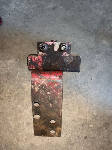 Farmall 400 450 tractor IH front hydraulic line valve port block