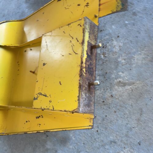 IH 444 Single fender antique tractor