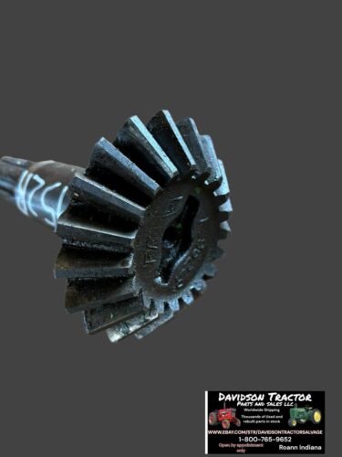 John Deere Bevel Gear and Shaft F952R John Deere G Antique Tractor