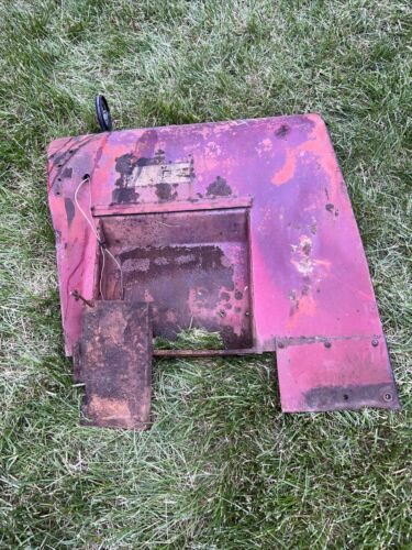 IH 444 Single fender antique tractor