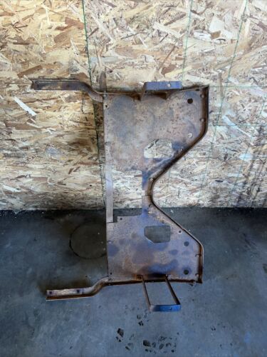 McCormick W9 WD9 Floor platform fender Mount Antique Tractor