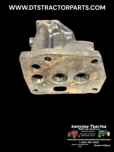 1957 John Deere 620 Tractor Rockshaft Hydraulic Valve Housing F2760R F2606R