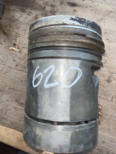 John Deere 620 Piston Antique Tractor