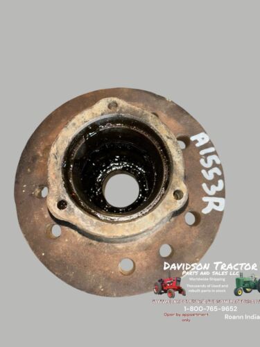 USED JOHN DEERE TRACTOR FRONT WHEEL HUB A1553R