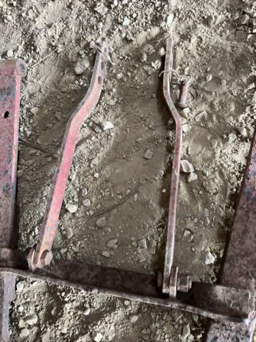 International 560 Wheetland Drawbar Antique Tractor