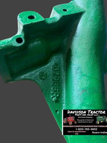 D2966R John Deere D Upper Water Pipe Fanshaft Mount Fits SN 143,800 and up Nice!