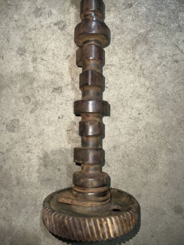 Case International 584 585 595 D206 Camshaft W/gear