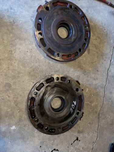 1964 Farmall IH 706 Tractor Brake Cylinders / Pistons