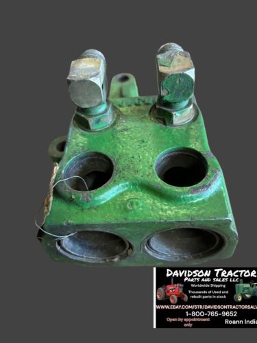 John Deere RH Breakaway Coupler R39109