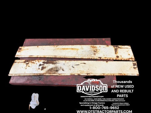 International 686 Hood Side Panels Pair Antique Tractor