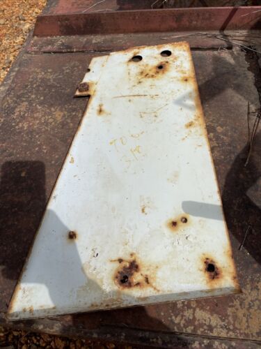 IH 706 Diesel left Side Panel