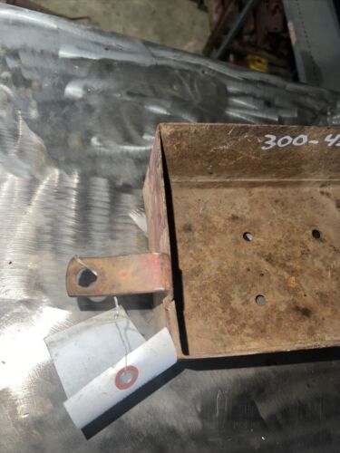 IH Farmall INTERNATIONAL 300 350 400 450 TOOLBOX ON TOP OF TORQUE  GOOD SHAPE