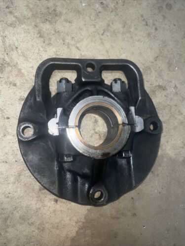 JOHN DEERE UNSTYLED B / L.H. MAIN BEARING HOUSING