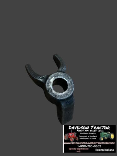R464R John Deere Injector Nozzle Clamp For R, 70, 80, 720, 820, 730, 830, 840
