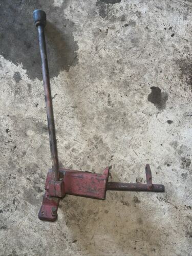 Farmall International 856 Hydraulic Lever