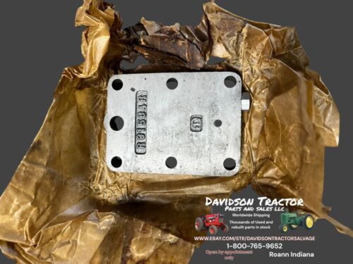 John Deere Valve Cover For 4010 Tractor (R31564) AR 30739R New Old Stock