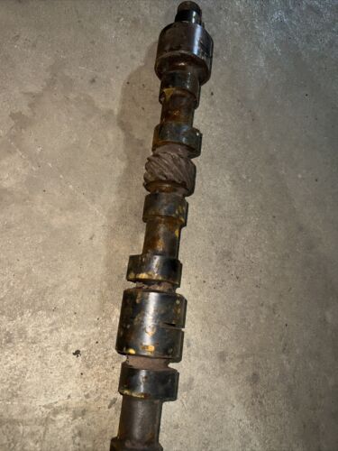 International Super M Camshaft W/O Gear 45955 D