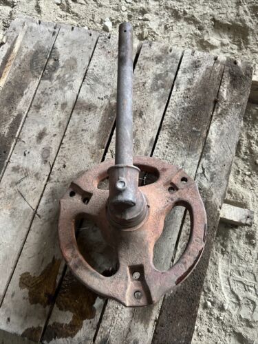 Farmall Super A SA tractor IH front steering spindle hub & cap