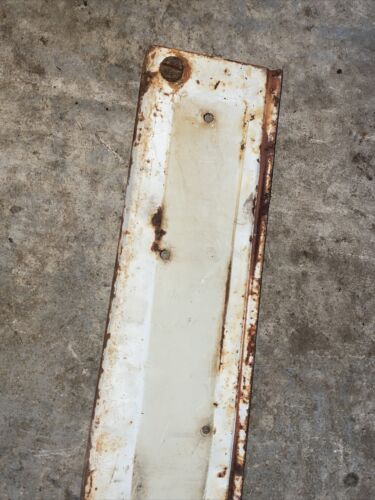 IH Farmall 706 RH hood side cover panel