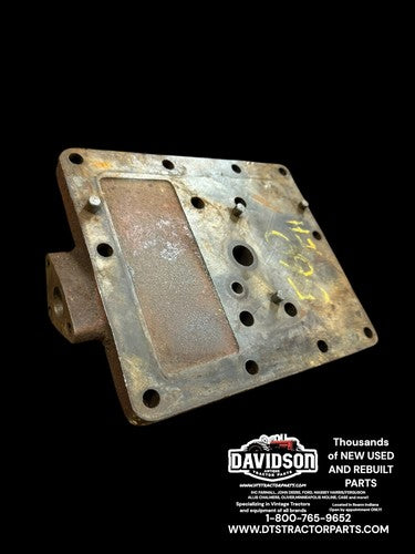 IH Farmall 560 Hydraulic Pump Cover Housing Antique Tractor